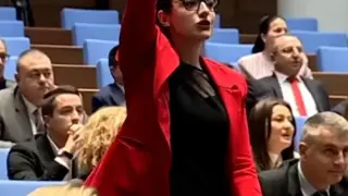 Лена се прочу! Показа заплатата на Главчев ДОКУМЕНТ