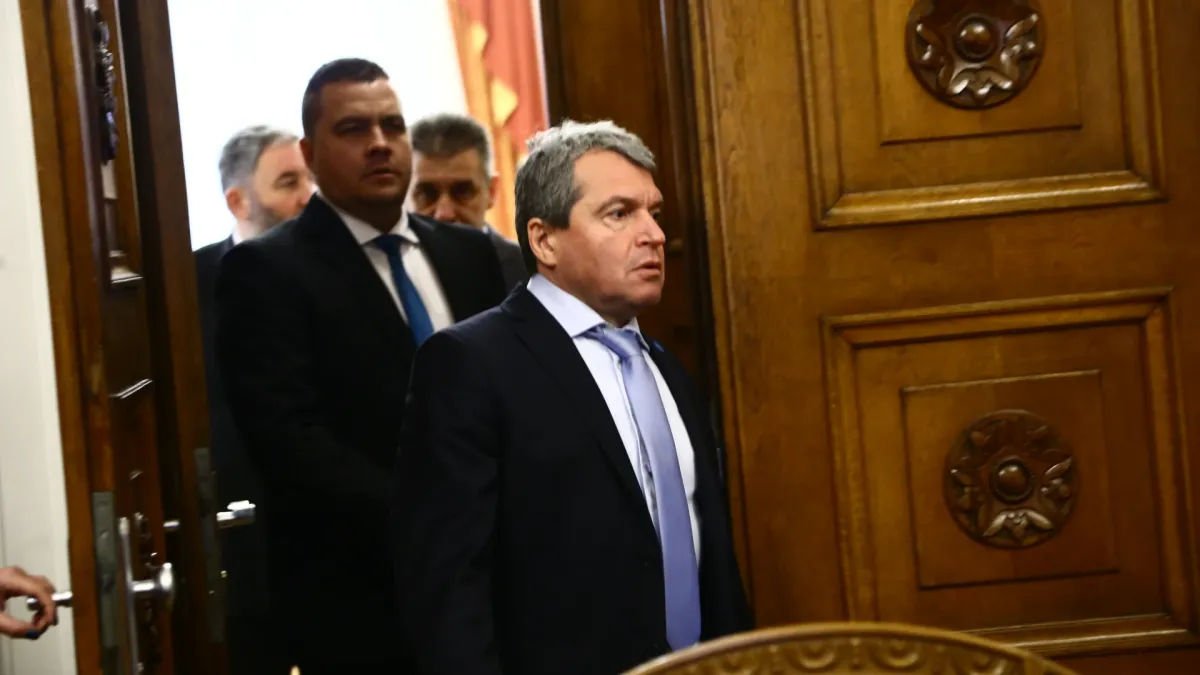 Един болен и в НС става напечено, Тошко Йорданов с взривяващ коментар ВИДЕО