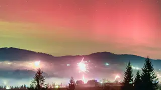 Освен зарята! Посрещнахме полярно сияние на 1 януари, ще има още СНИМКА