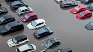 Кошмарът на Острова не спира, коли потъват, хора са в капан ВИДЕО