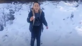Радост в Родопите: Тези деца за първи път виждат сняг, реакцията им ще се помни дълго ВИДЕО