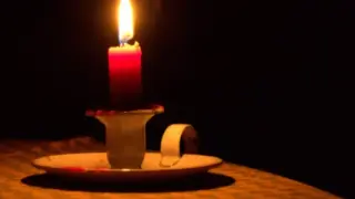 Германците остават без ток, карат ги да се учат да стискат зъби на свещи ВИДЕО