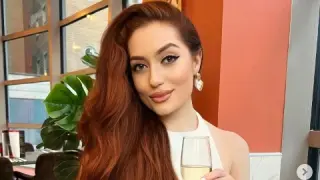 Дългокоса мадама получила 500 предложения за брак само за година! 