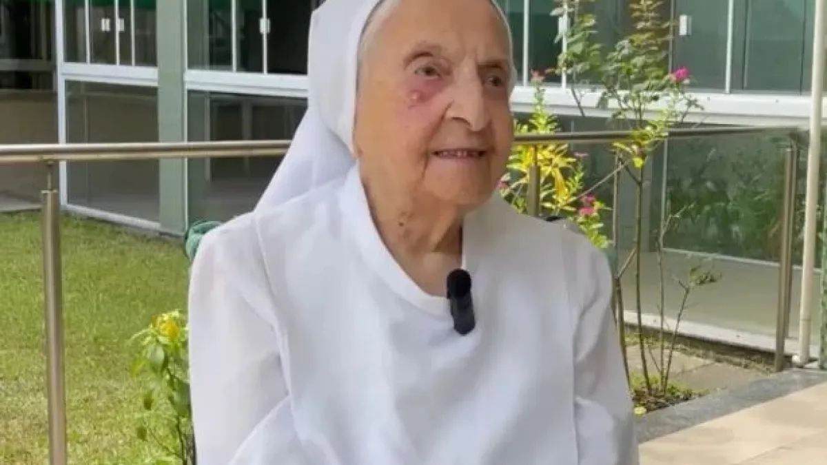 116-годишна монахиня и футболна фенка е най-възрастният човек в света