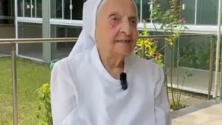 116-годишна монахиня и футболна фенка е най-възрастният човек в света