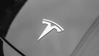 Целият свят говори за тази мистериозна Tesla 