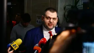 Пеевски: Грабителството е чудовищно! Над 100 млн. лева ще отидат при газовия олигарх Сашо Дончев БЛИЦ Live