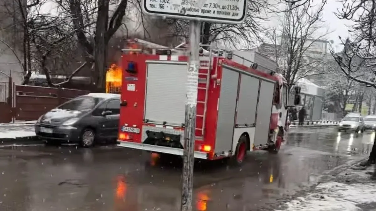 Първо в БЛИЦ! Извънредна ситуация в София, полиция, пожарна и линейка са на място