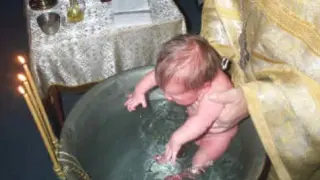 Скандал! Църквата не кръщава по правилата българчетата