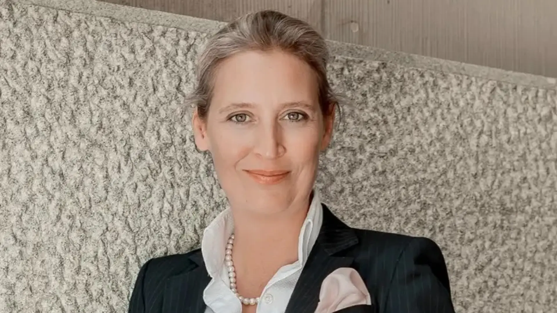 Шефката на "Алтернатива за Германия" удари по масата: Възстановявам "Северен поток", край на зелената енергия 