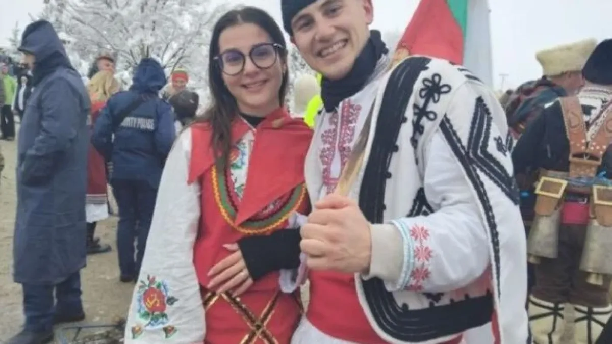 "Мъж на място" смая всички с постъпката си на кукерския фестивал „Симитлия" СНИМКИ