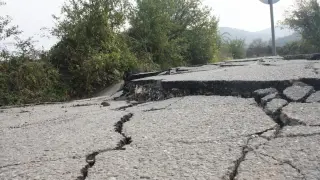 Свлачище заплашва наш морски град, община и министерство си прехвърлят топката