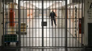 Извращение! Затворници набараха хитър начин да ги набутат в женски зандан, а там не подбират