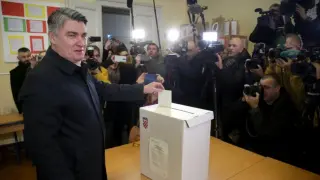 Зоран Миланович спечели президентските избори в Хърватия с рекордна преднина