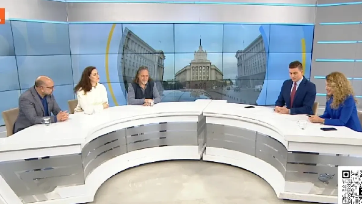 Анализаторите категорични: Хлабаво правителство, а Радев потрива доволно ръце