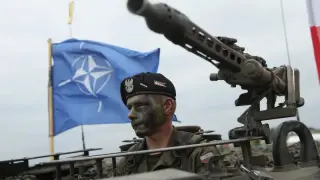 CNN: НАТО активно обсъжда изпращането на войски в Украйна