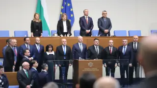 Желязков и министрите му на кръстосан разпит в парламента