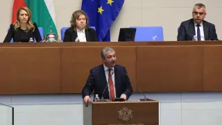 Драгомир Стойнев: Повече от всякога България се нуждае от държавници, а не от кресливи политици