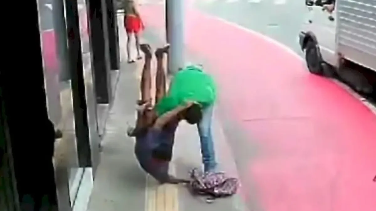Крадец се натъкна на майстор на бойните изкуства и ето какво се случи ВИДЕО 18+