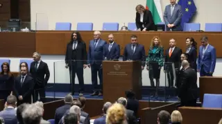 Нова партия в парламента, 13 положиха клетва