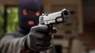 Два брутални обира в София, продавач е замесен в едната афера 