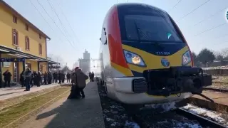 Разгеле! Македонците пуснаха първата отсечка на ж.п. линията към България ВИДЕО