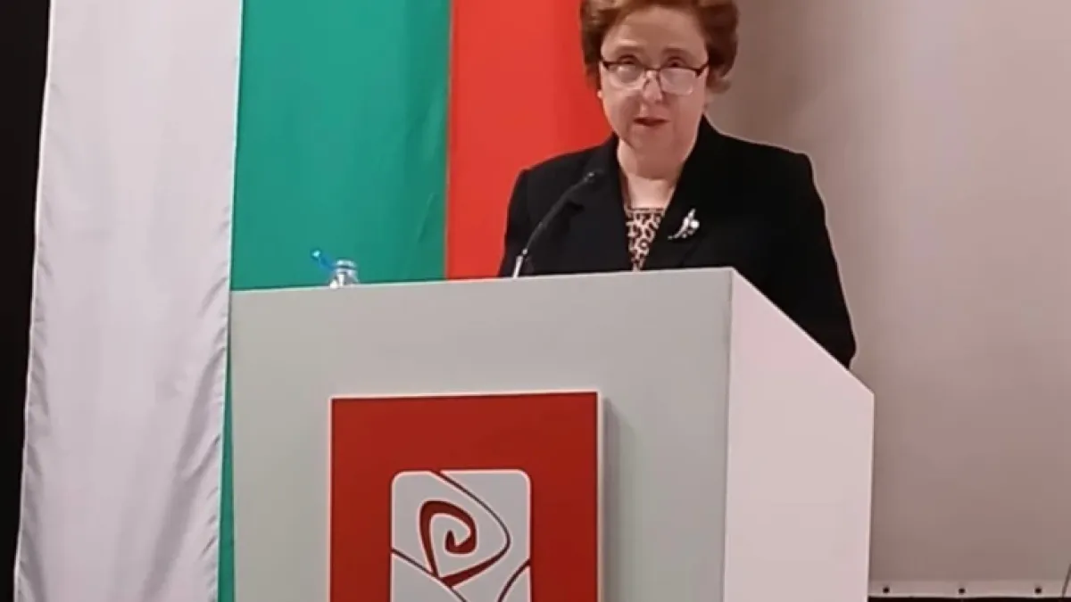 Дора Янкова отново оглави Обединението на жените социалистки в БСП