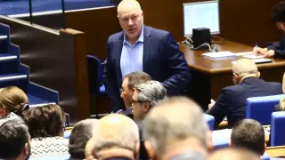 Лъсна големият коз на кабинета "Желязков", а ПП-ДБ и Пеевски ще...