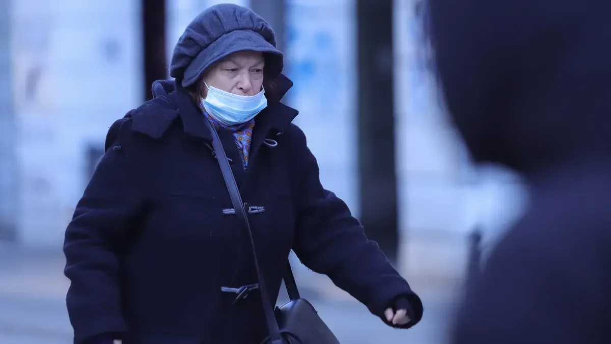 Грипна вълна: Още един град падна заложник