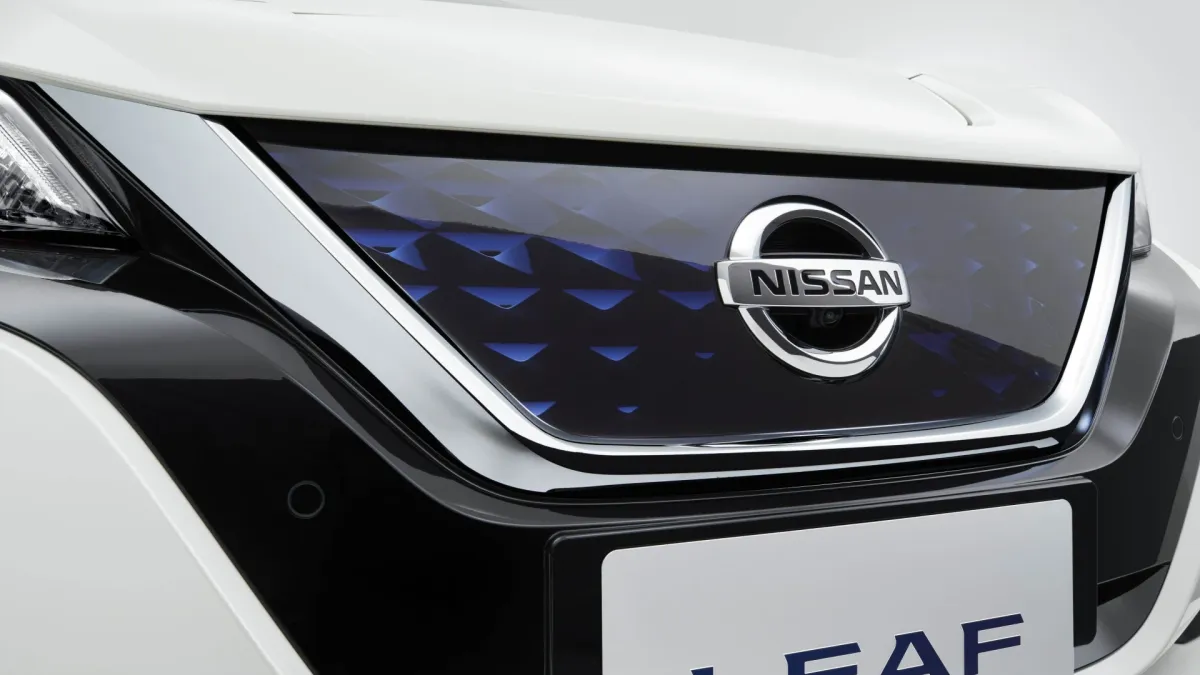 Спипаха на пътя дълго чаканият Nissan Leaf 3-то поколение СНИМКА