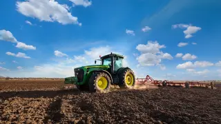 Земята стана пералня за милиони: Зърнопроизводителите алармират за перфектна буря в сектора