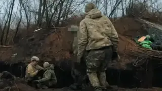 Украински бойци плениха по необичаен начин шестима руски войници ВИДЕО