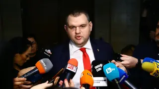 Пеевски: Крахът на правителството ще е чудовищен, ако се случи това! БЛИЦ Live