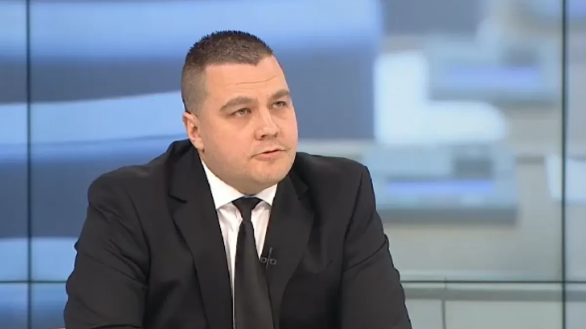 Балабанов пипна "Цочо" от "Възраждане" по бели гащи, издаде грешката му