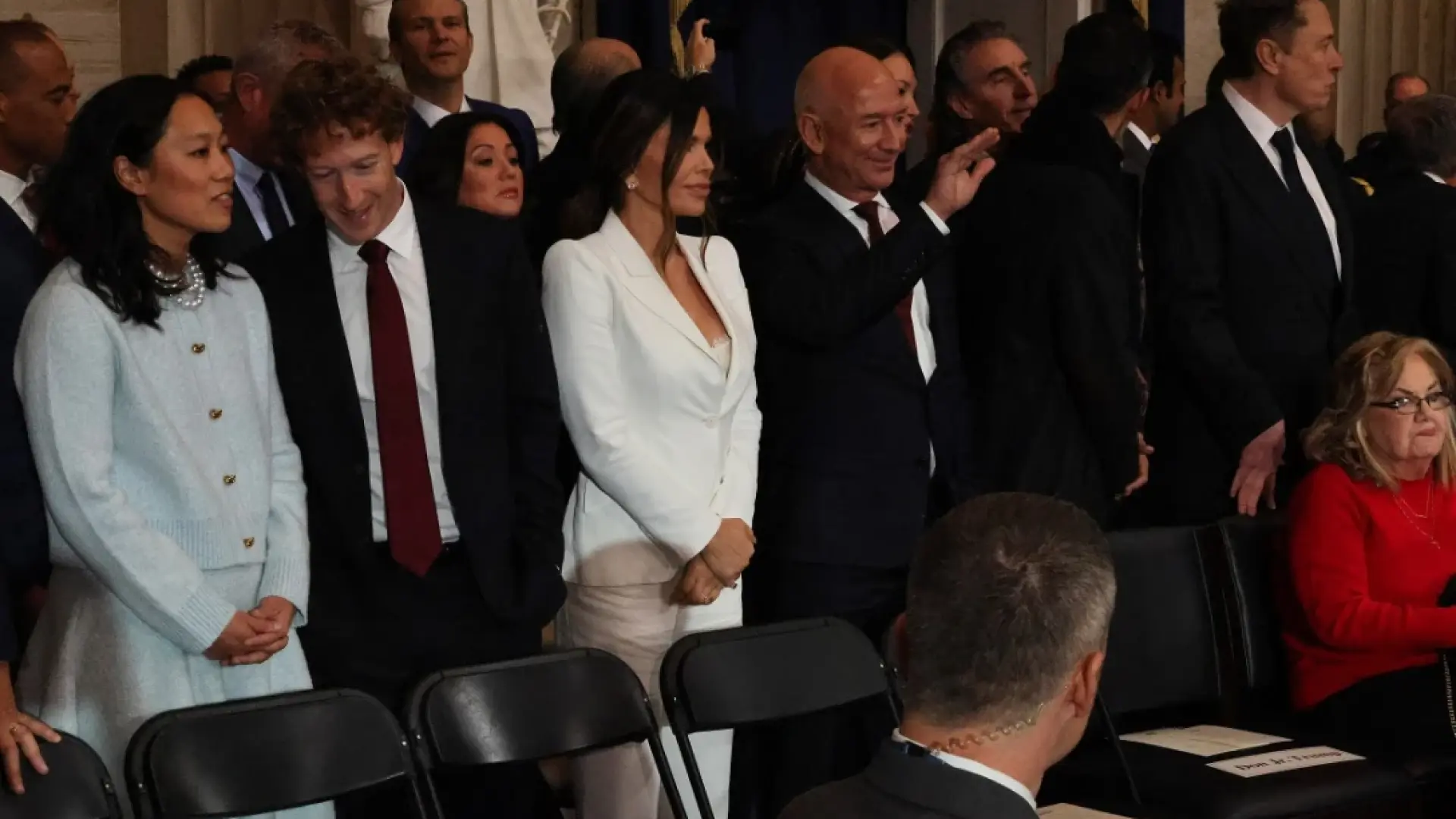 Пошлост и позор: Тези красавици избиха рибата с кошмарни тоалети на инаугурацията на Тръмп СНИМКИ