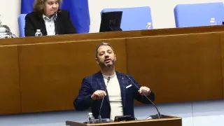 Добрев разби ПП и ДБ: 10 млрд. от дупката в бюджета заминаха за финансиране на Путин, Асен Василев се вози в колата на...