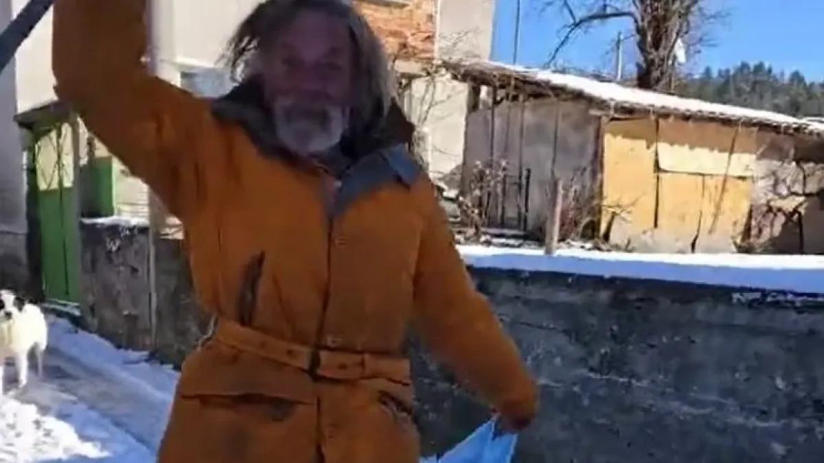 Французинът Ален беснее в Смолянско - фрасна полицай с китара по главата 