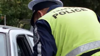 Такъв свиреп екшън с полицай България не помни! Жена се превърна в звяр и...