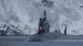 Newsweek: Москва подкара страховития "Архангелск" в нова посока СНИМКИ