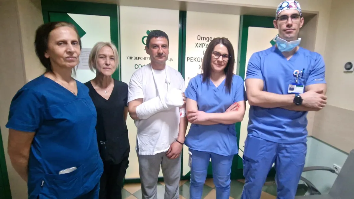 Хирурзите на ръка от „Софиямед“ присадиха едновременно 3-те пръста на мъж с премазана ръка