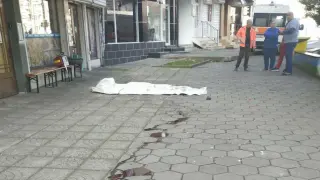 Трагедия в Бургас! Труп на жена лежи в река от кръв СНИМКИ 18+