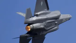 Инцидент: Изтребител F-35 се разби в САЩ ВИДЕО