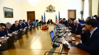 Желязков се прицели в пълен мандат с цели 100 приоритета