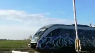 Наш машинист пое смъртоносен риск, пътническият влак профуча край...