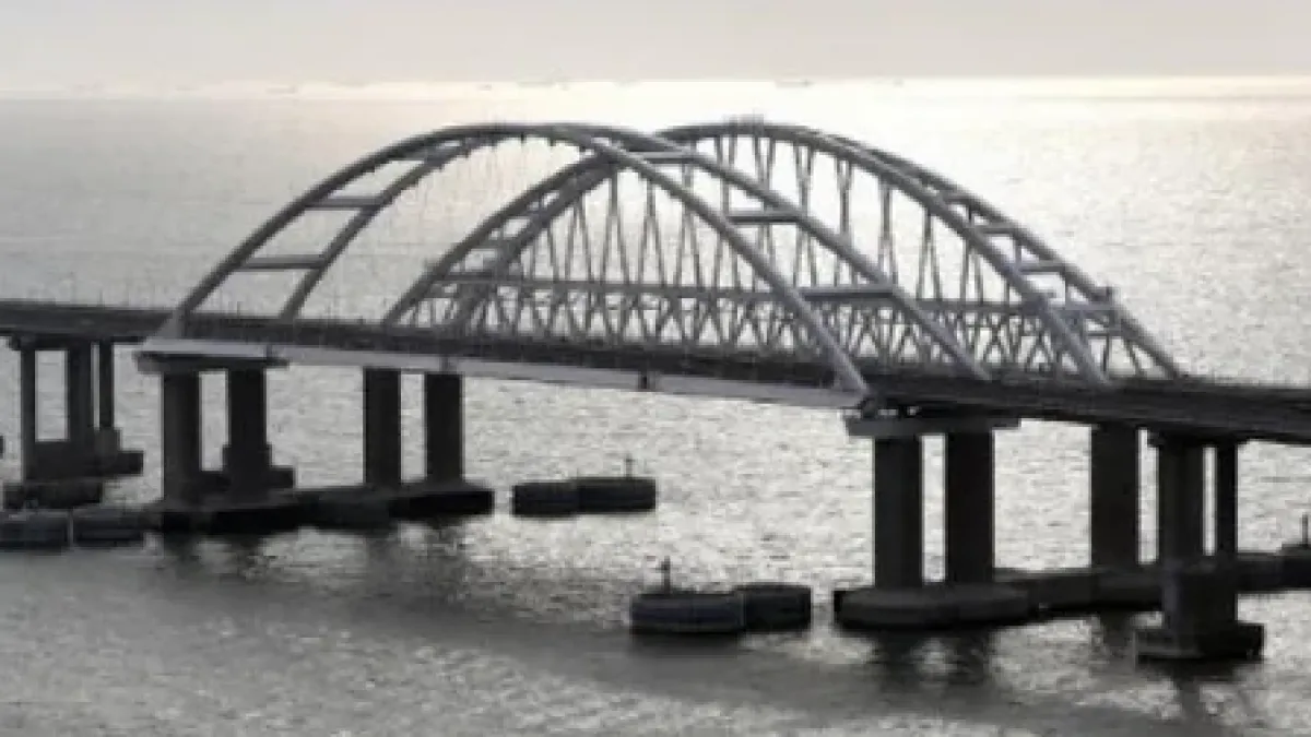 Русия засили отбраната на Кримския мост, полковник от ВМС разкри детайли