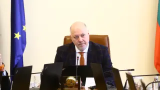 Желязков с голямо предупреждение Видео