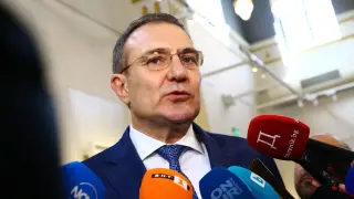 Министър Гуцанов при среща за вредата от вейповете в Пазарджик: Говорим за опасна пандемия