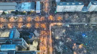 Такъв протест Сърбия не помни - десетки хиляди срещу Вучич, блокада по Дунав ВИДЕО