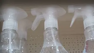  Англичани се редят на опашки за шампоани и веро в свои бутилки ВИДЕО