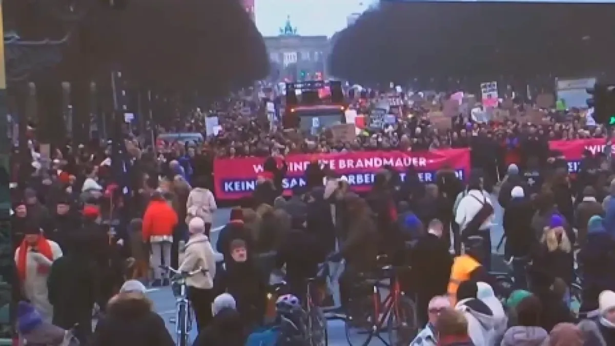 И Германия пламна. В Берлин е страшно ВИДЕО